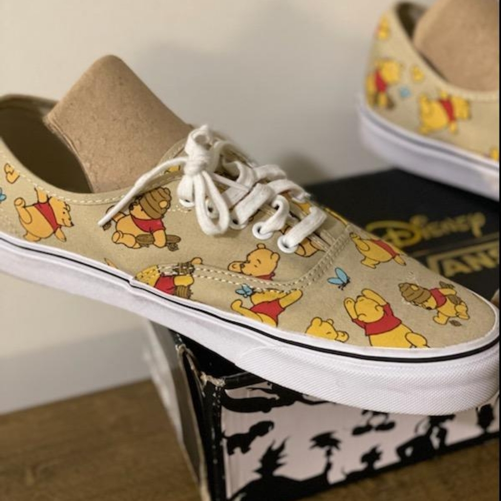 NEW VANS Disney EXCLUSIVE Winnie Pooh - 10.5 Men's Shoes